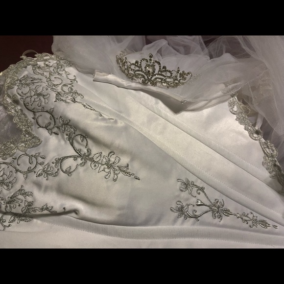 COPY - Bride costume - Picture 2 of 2